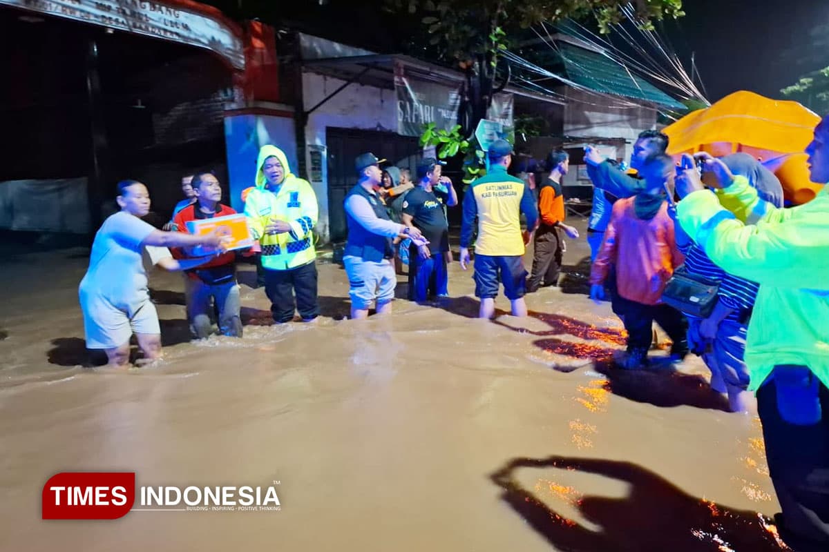 1.198 KK Terdampak Banjir di Pasuruan, Mensos Gus Ipul Pastikan Bantuan Logistik Merata